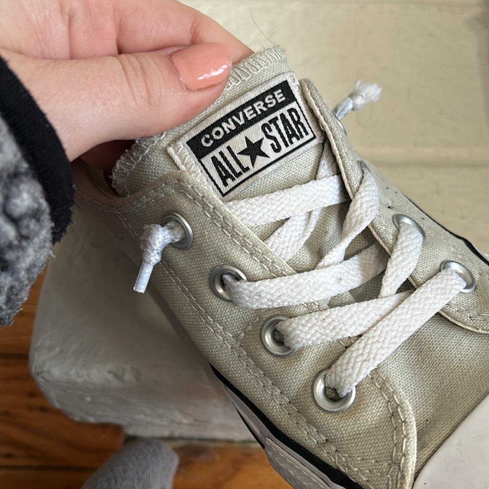 Converse Cream Low-Top Sneakers - Picture 6 of 7